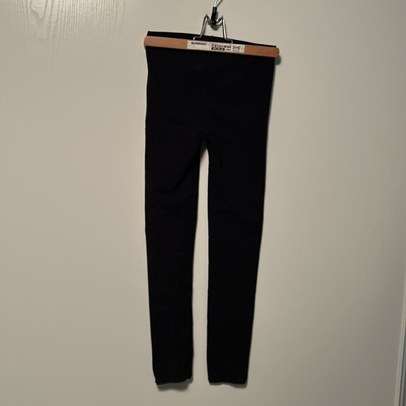 👧Girls Leggings. Size 10/12. Inseam 23”. Brand New Condition. Kirkland. - Picture 2 of 5